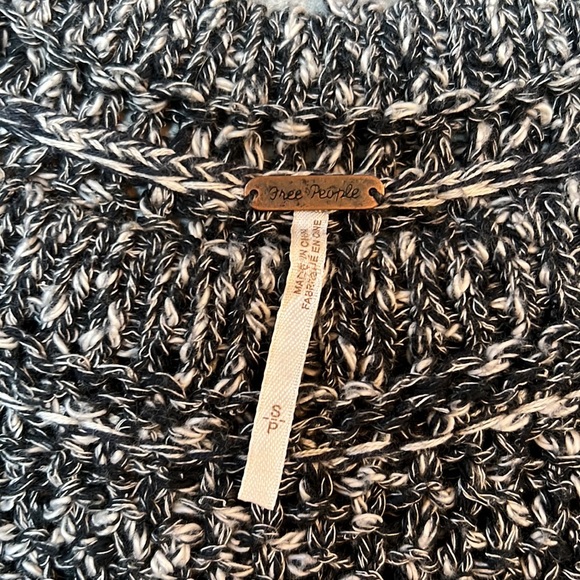 Free People Sweater - Picture 3 of 10